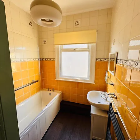 The Oxford Apartment